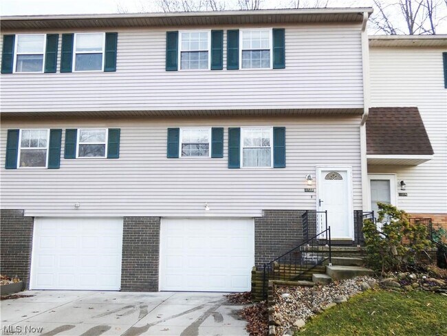 Building Photo - 1320 Cedarwood Dr