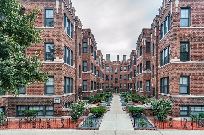 Building Photo - 4413 N Wolcott Ave