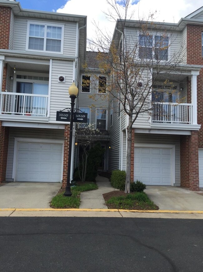 Foto del edificio - 2431 Coopers Branch Ct