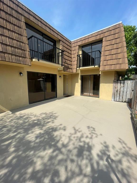 Building Photo - 5340 Bamboo Ct