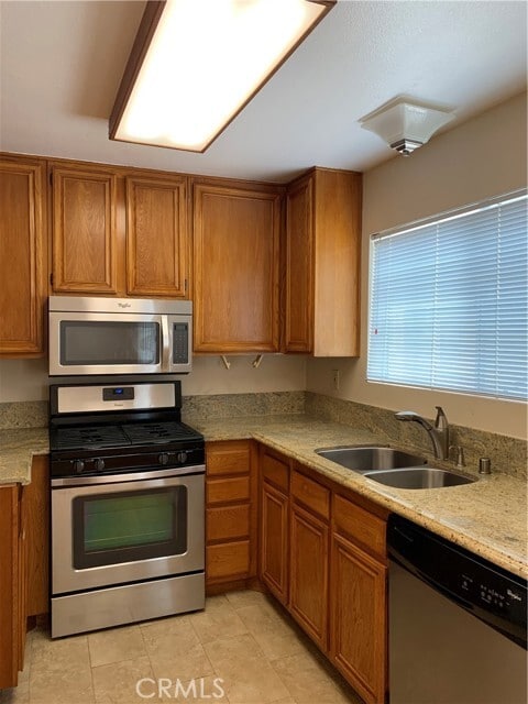 Building Photo - 2800 Plaza del Amo