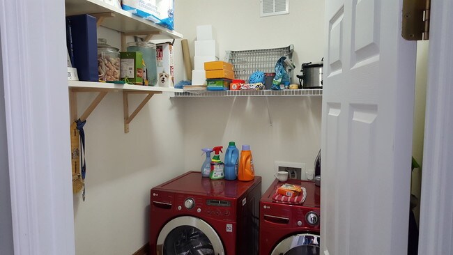 Foto del edificio - 295 Plaza Dr