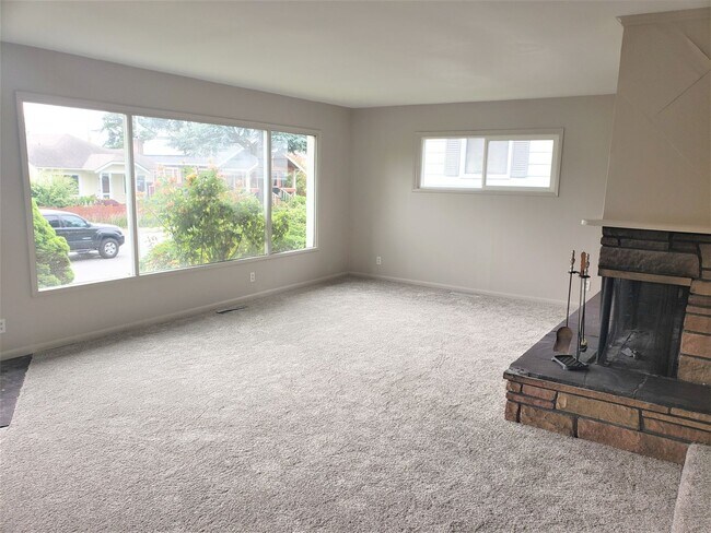 Foto del edificio - Charming Four Bedroom Home Located Near Cornwall Park.