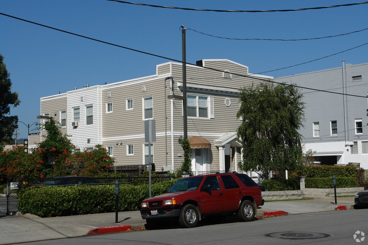 Primary Photo - 125 Park Rd