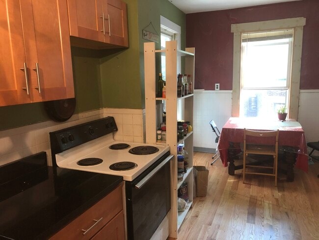 Foto del edificio - 126 Glenville Ave