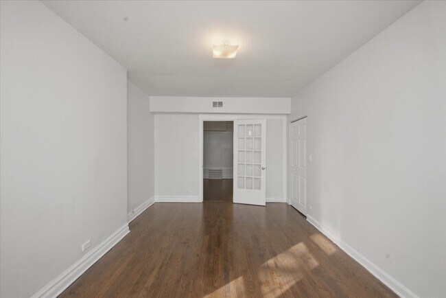 Building Photo - 6541 S Woodlawn Ave