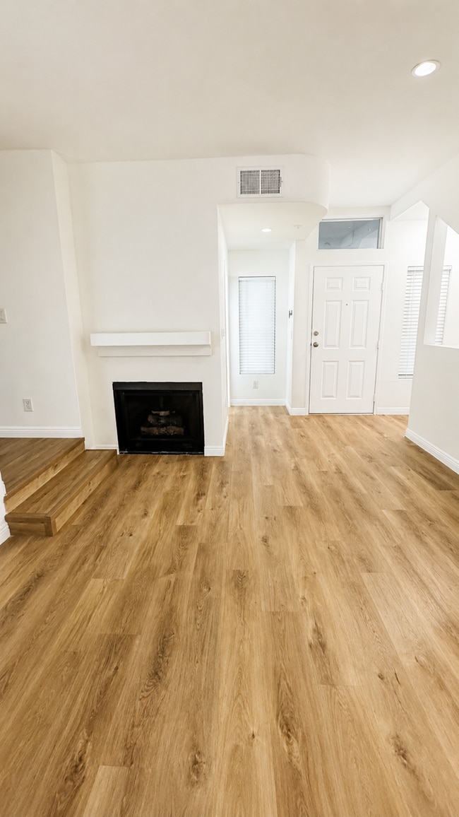 Livingroom - 7900 Woodman Ave