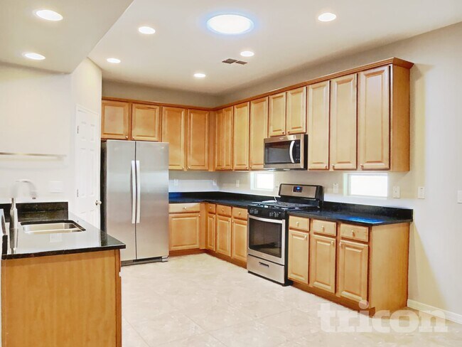 Foto del edificio - 2403 W Kristina Ave