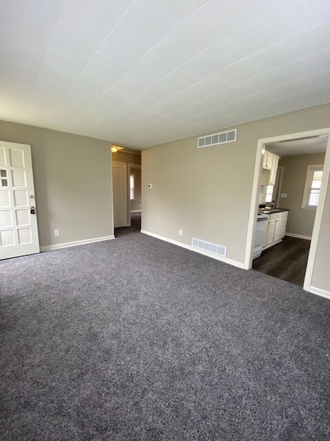 Building Photo - Cozy 2 Bedroom House with Garage