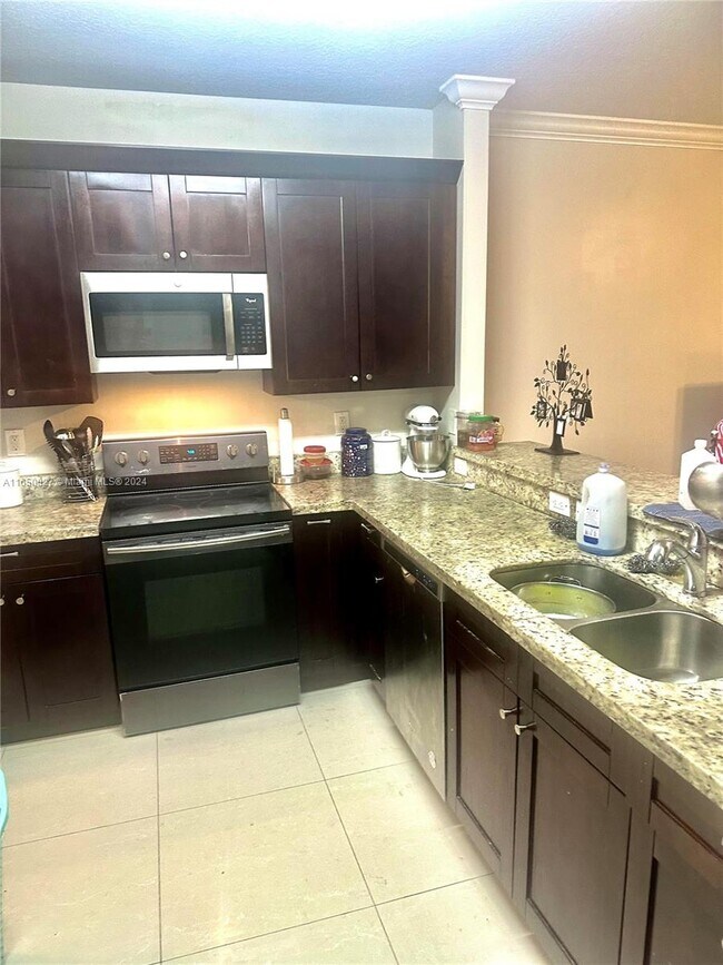 Foto del edificio - 8133 NW 116th Ave