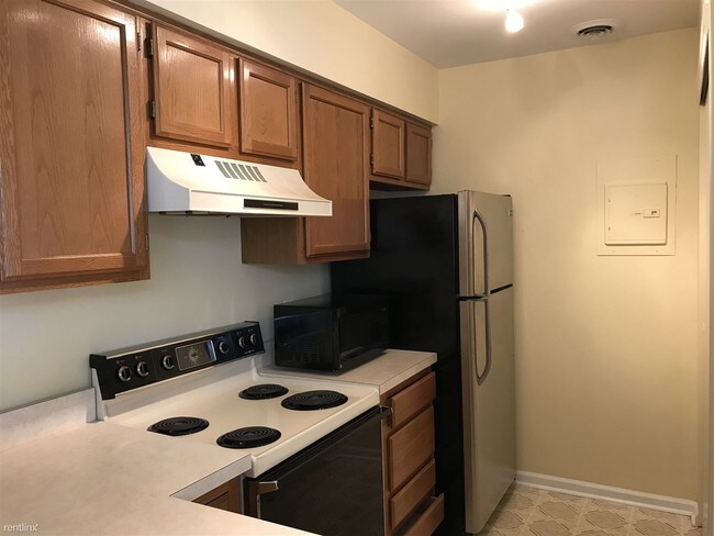 Building Photo - 424 Brown Briar Cir