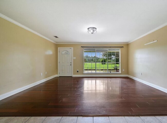 Foto del edificio - 21601 Plank Rd