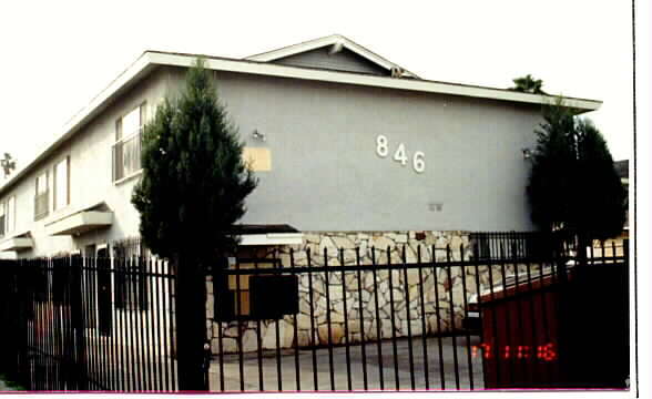 Primary Photo - 846 W 80th St