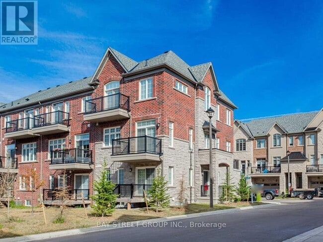 Building Photo - 29 Creekvalley Ln