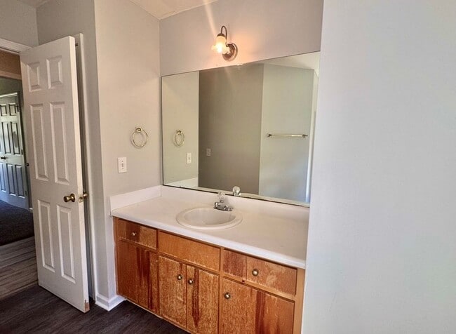 Foto del edificio - 132 Lola St