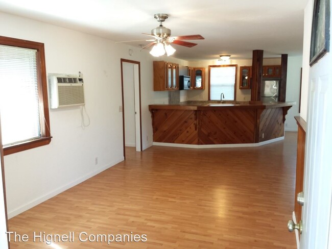 Building Photo - 2 br, 1 bath House - 13716 Shasta St.