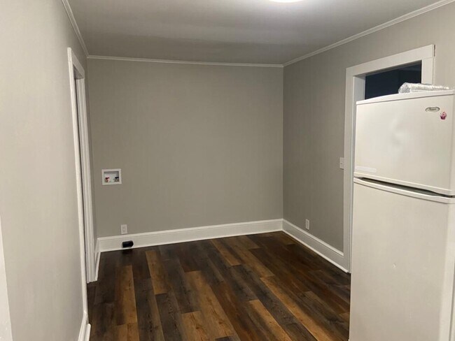 Foto del edificio - Buncombe Road