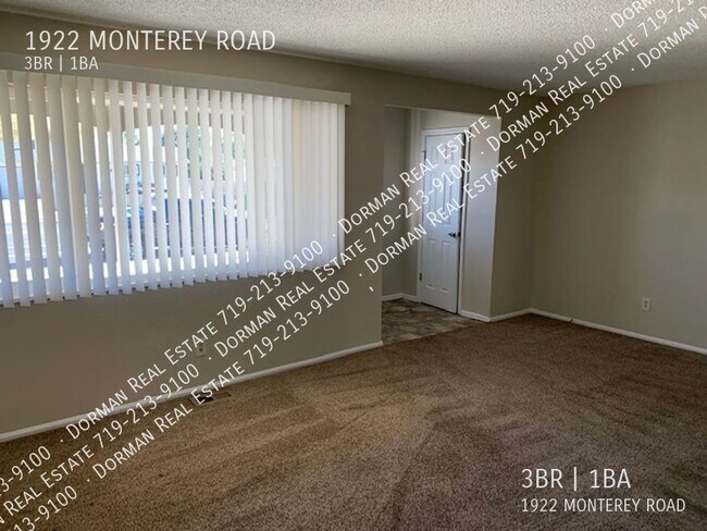 Building Photo - Great 3 Bedroom Pet Friendly Home