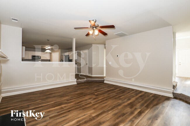 Foto del edificio - 1119 Oak Hollow Ct