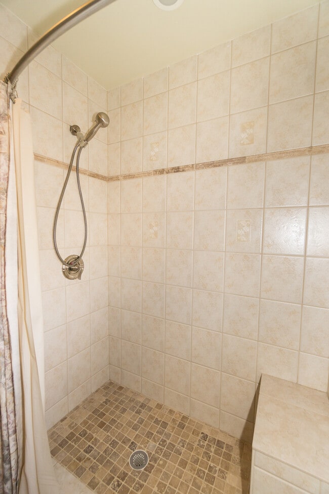 Foto del edificio - 8715 Ridge St