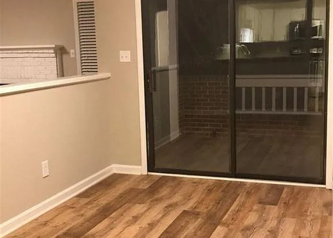 Building Photo - 8017 Greenside Ct