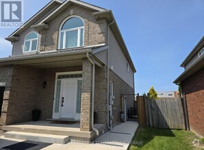 Building Photo - 8383 Heikoop Crescent