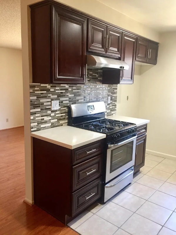 Building Photo - 725 E Providencia Ave