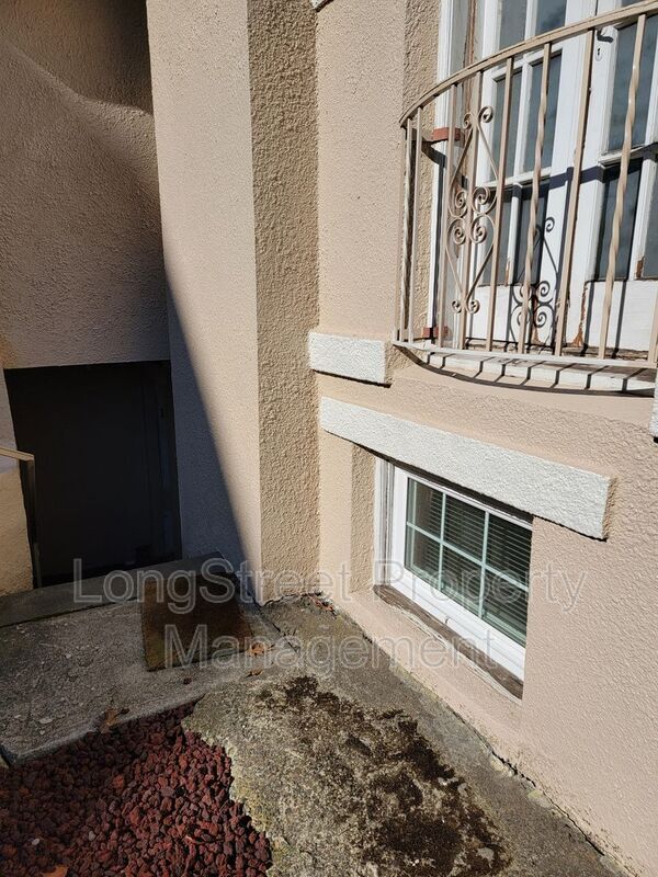 Foto del edificio - 1745 NW Jackson Ave