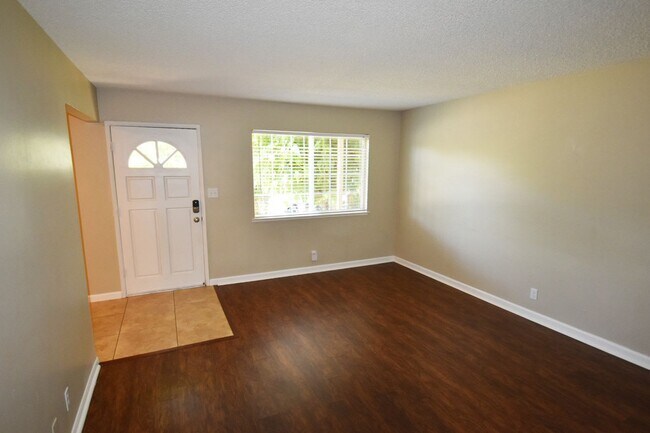 Building Photo - 311 Brentwood Rd