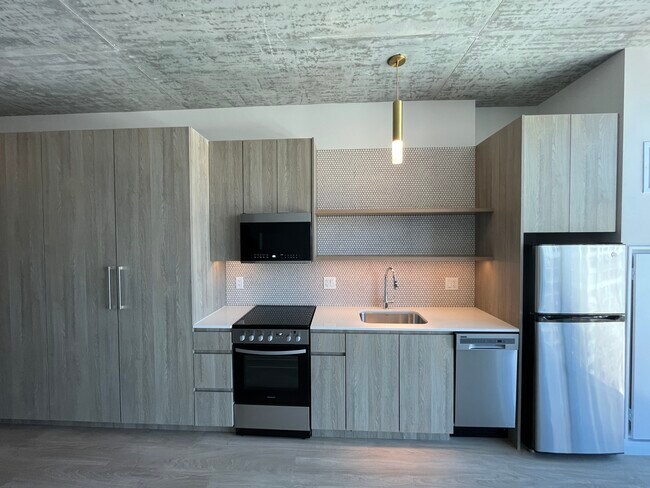 Building Photo - 750 N Wells St