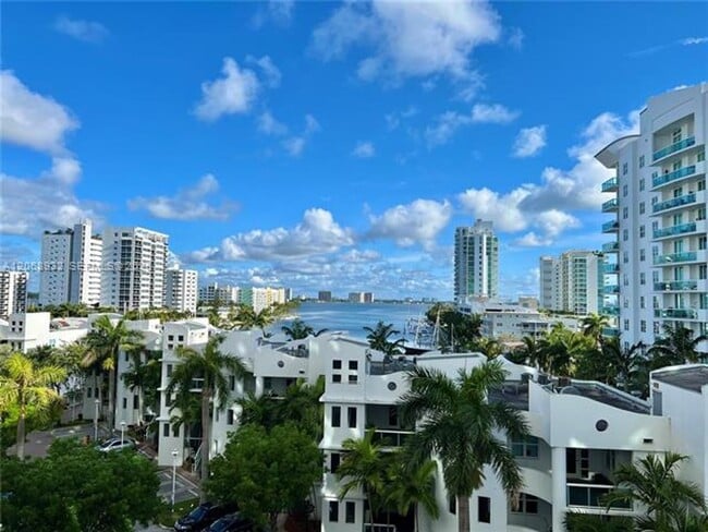 Photo - 7900 Harbor Island Dr cu-608 Apartment