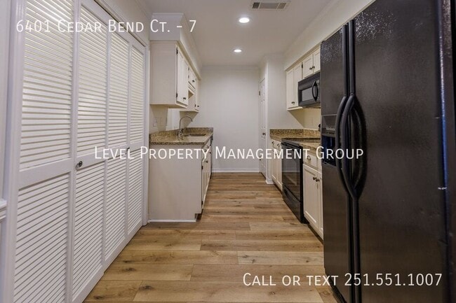 Building Photo - 6401 Cedar Bend Ct