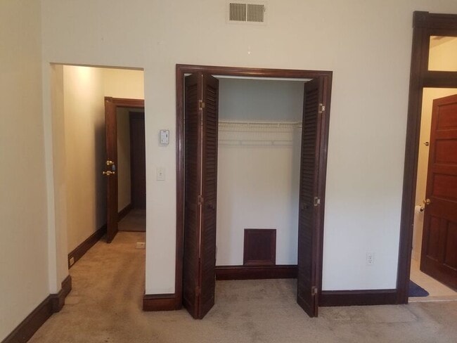 Foto del edificio - 221 E Preston St