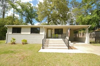 Building Photo - 1506 Sharon Rd