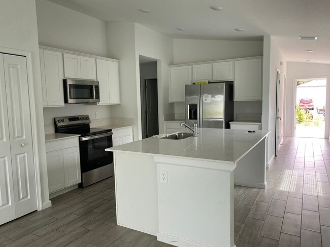 Foto del edificio - 3 BED 2 BATH SINGLE STORY 3/2 HOME.