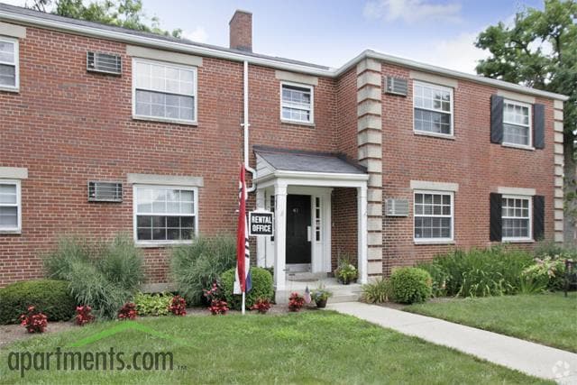 Leasing Office - Sycamore Square Apartments