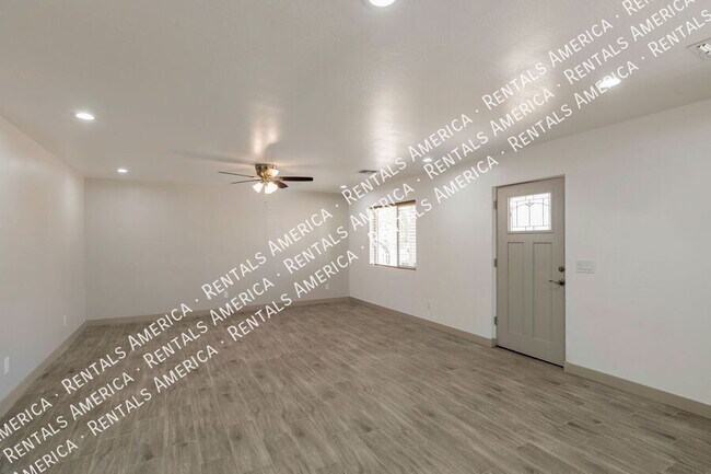 Foto del edificio - 801 E 2nd St