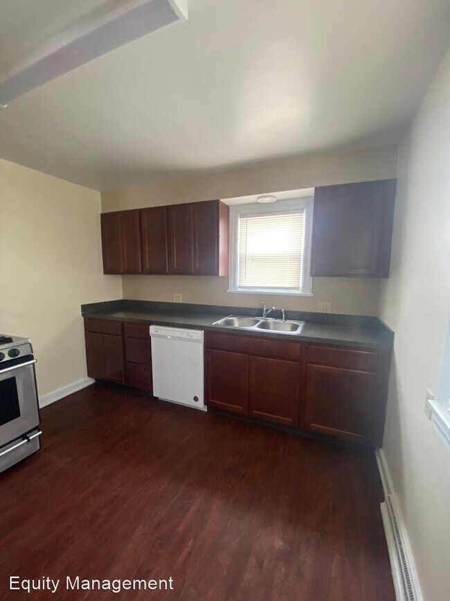 Building Photo - 2 br, 1 bath House - 108 Laurel
