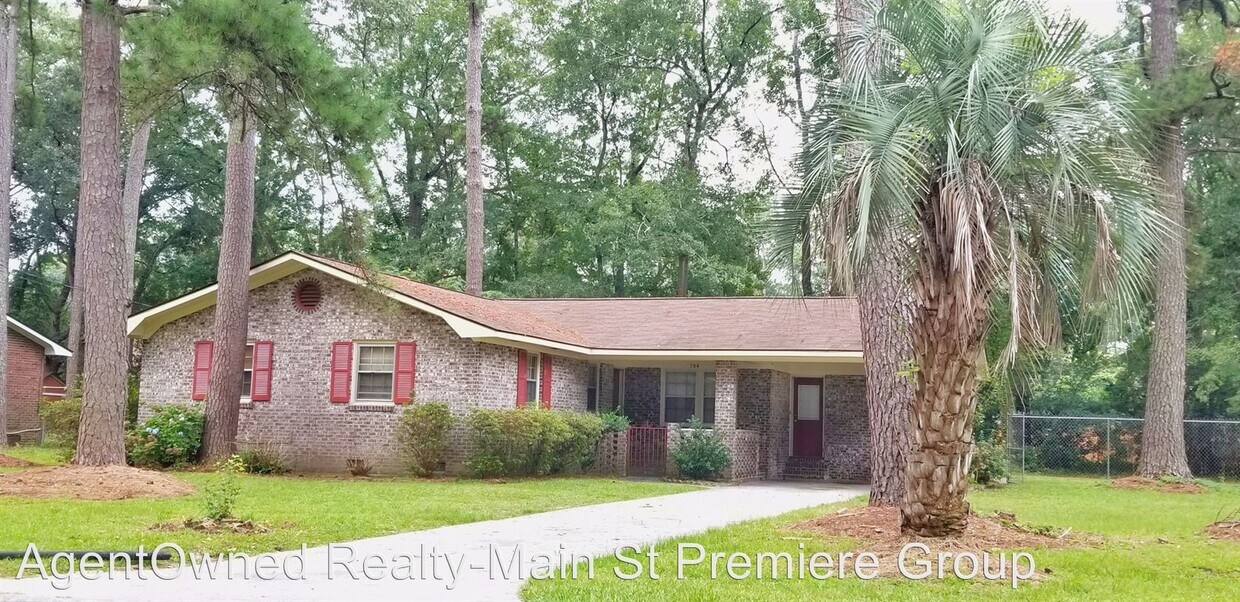 Primary Photo - 3 br, 2 bath House - 304 Corey Blvd