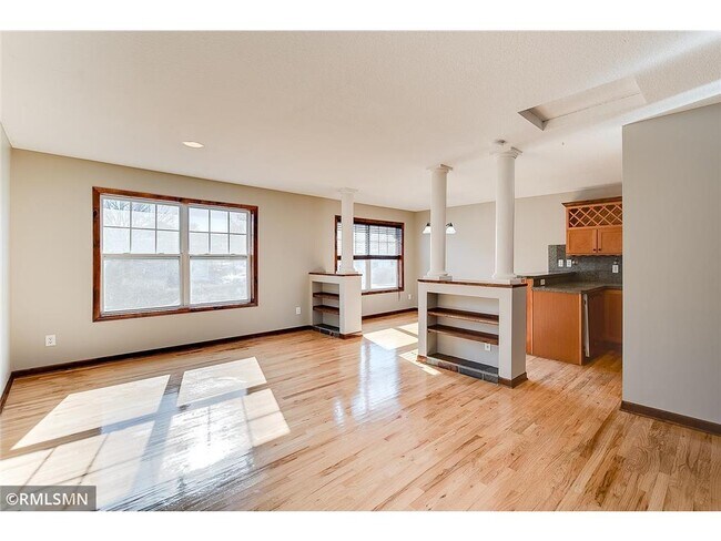 Building Photo - 634 Pleasant Dr