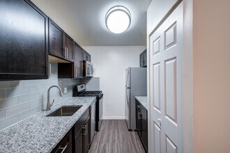 Building Photo - Bennington Crossings Apartment Homes