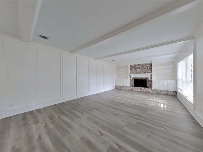 Foto del edificio - 15806 Crystal Brook Dr