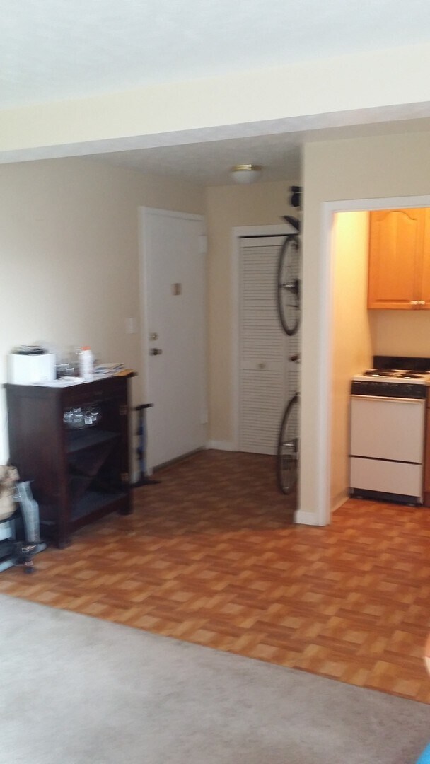 Foto del edificio - 1 BDRM APARTMENT FOR RENT.