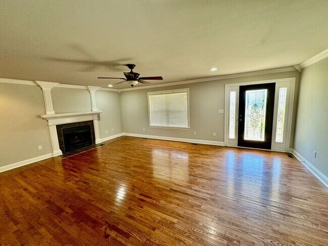Building Photo - Home available in popular area