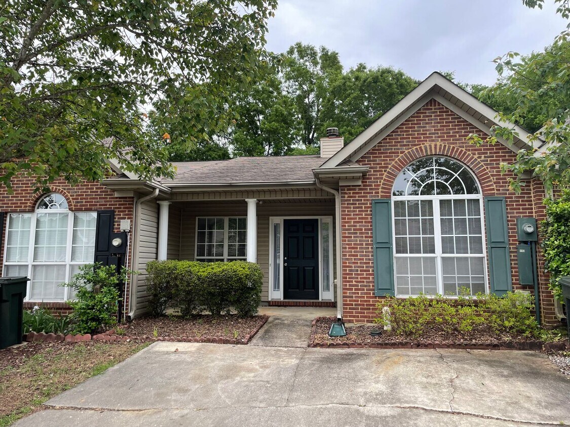 Primary Photo - Town Home For Rent