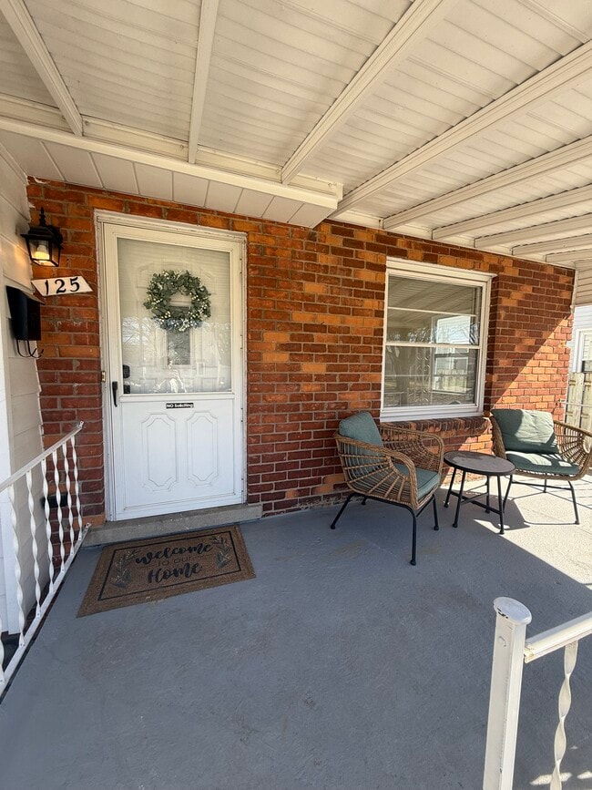 Building Photo - 125 S Minerva Ave