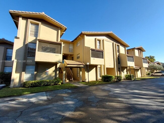 Foto del edificio - 11101 Royal Palm Blvd
