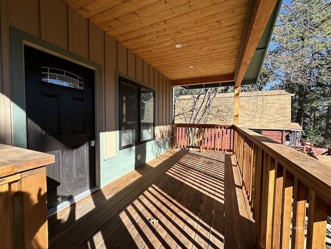 Building Photo - 52810 Sugar Pine Dr