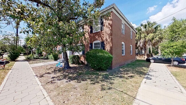 Foto del edificio - 1529 McDuff Ave S