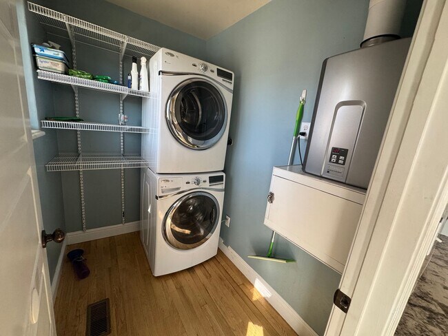 Foto del edificio - Great Location 2 Bed 1 Bath!